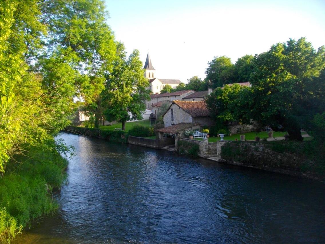 Les Halles Chambre D'Hotes Verteuil-sur-Charente Экстерьер фото